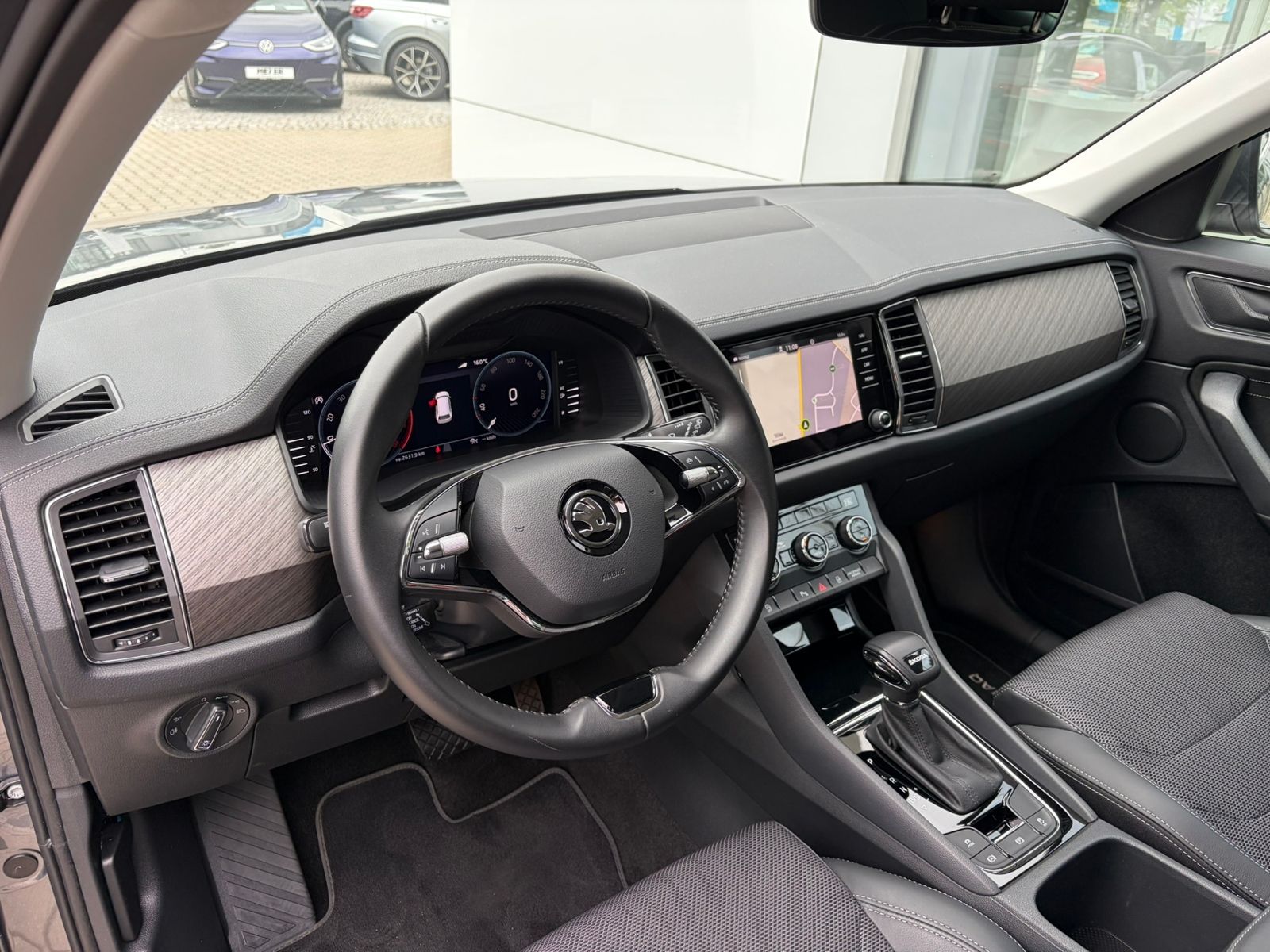 Fahrzeugabbildung SKODA Kodiaq FL Style 1.5 TSI DSG *AHK,LED,ACC,19"-LM*