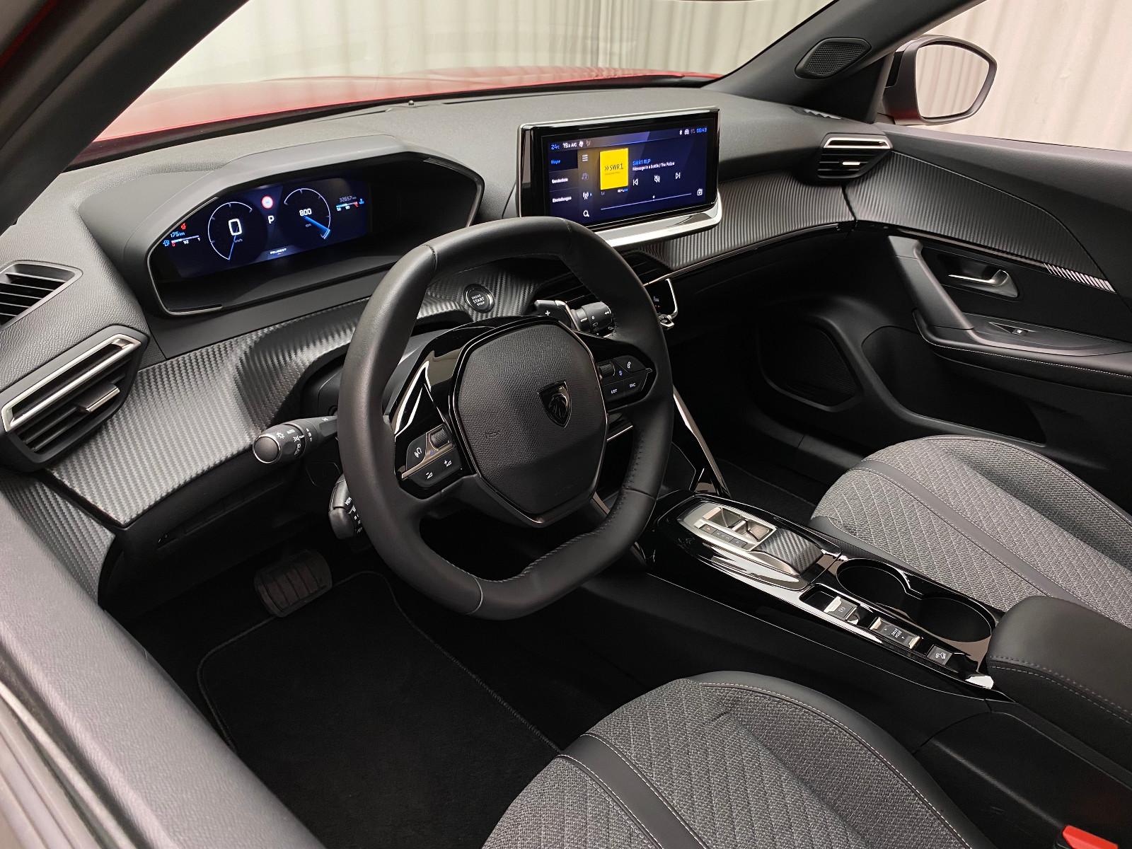 Peugeot 2008 Allure 1.2 Autom. LED Winterpaket AHK