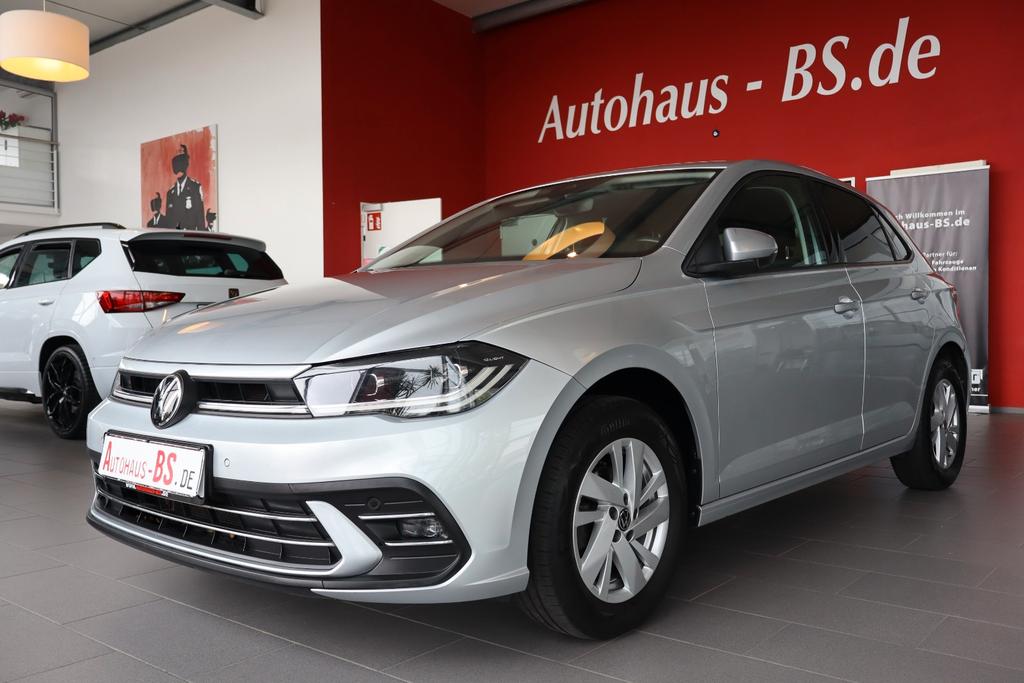 Volkswagen Polo VI Style 10TSI DSGPDCMATRIXACC1Hand 2022