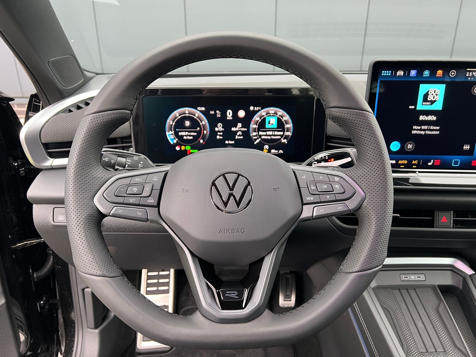 Fahrzeugabbildung Volkswagen T-Roc R-Line 1.5 eTSI DSG *Neues Modell, AHK, Bl