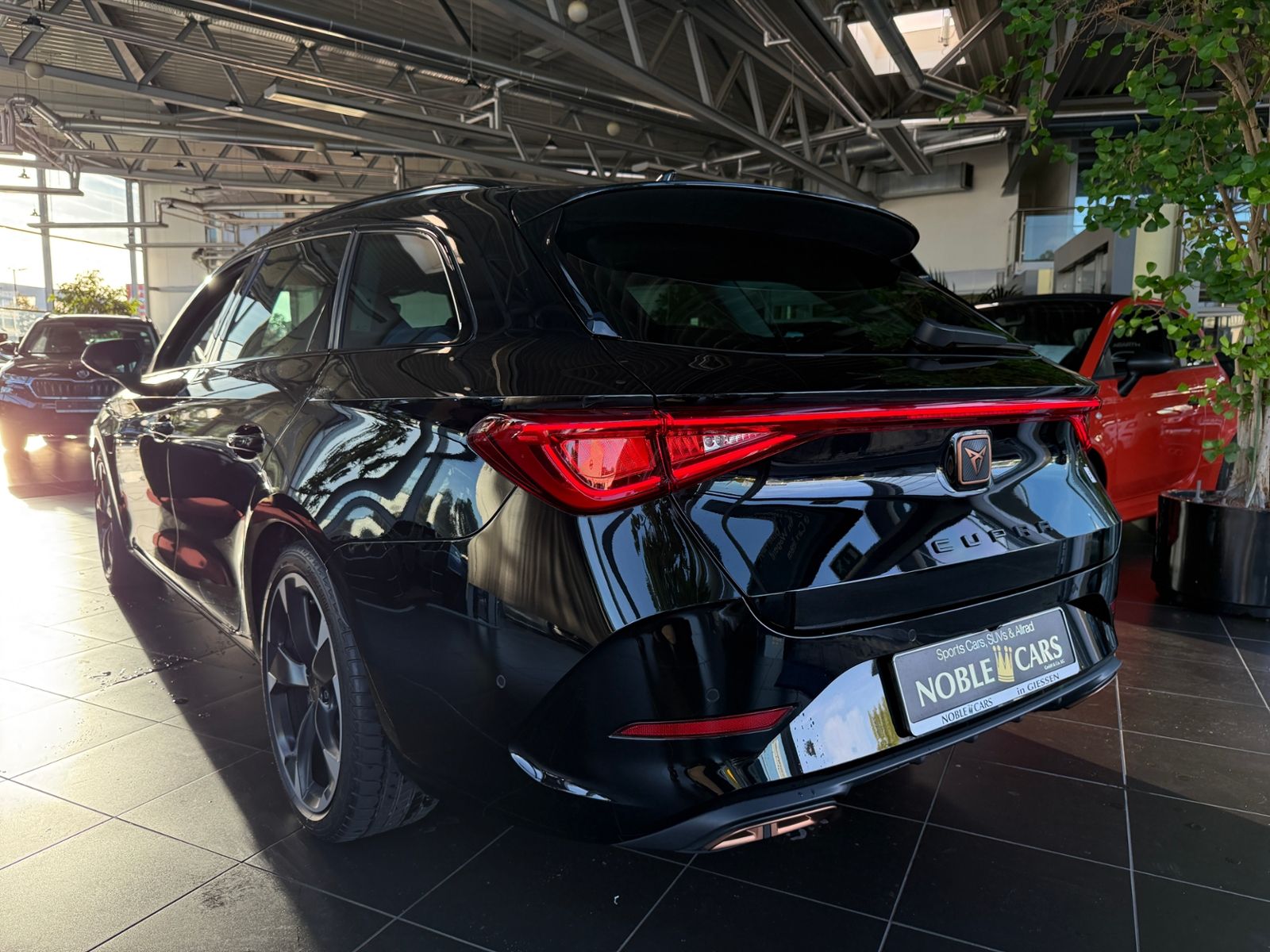 Fahrzeugabbildung CUPRA Leon 1.4 e-Hybrid VZ SHZ NAVI DAB