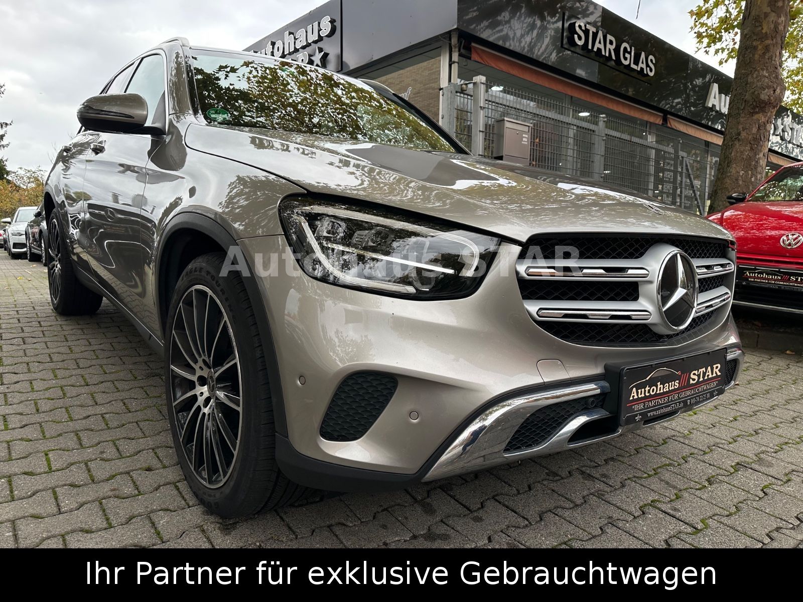 MERCEDES-BENZ GLC 400 d 4Matic / KAMERA - SITZHZ - AHK - TEMPO