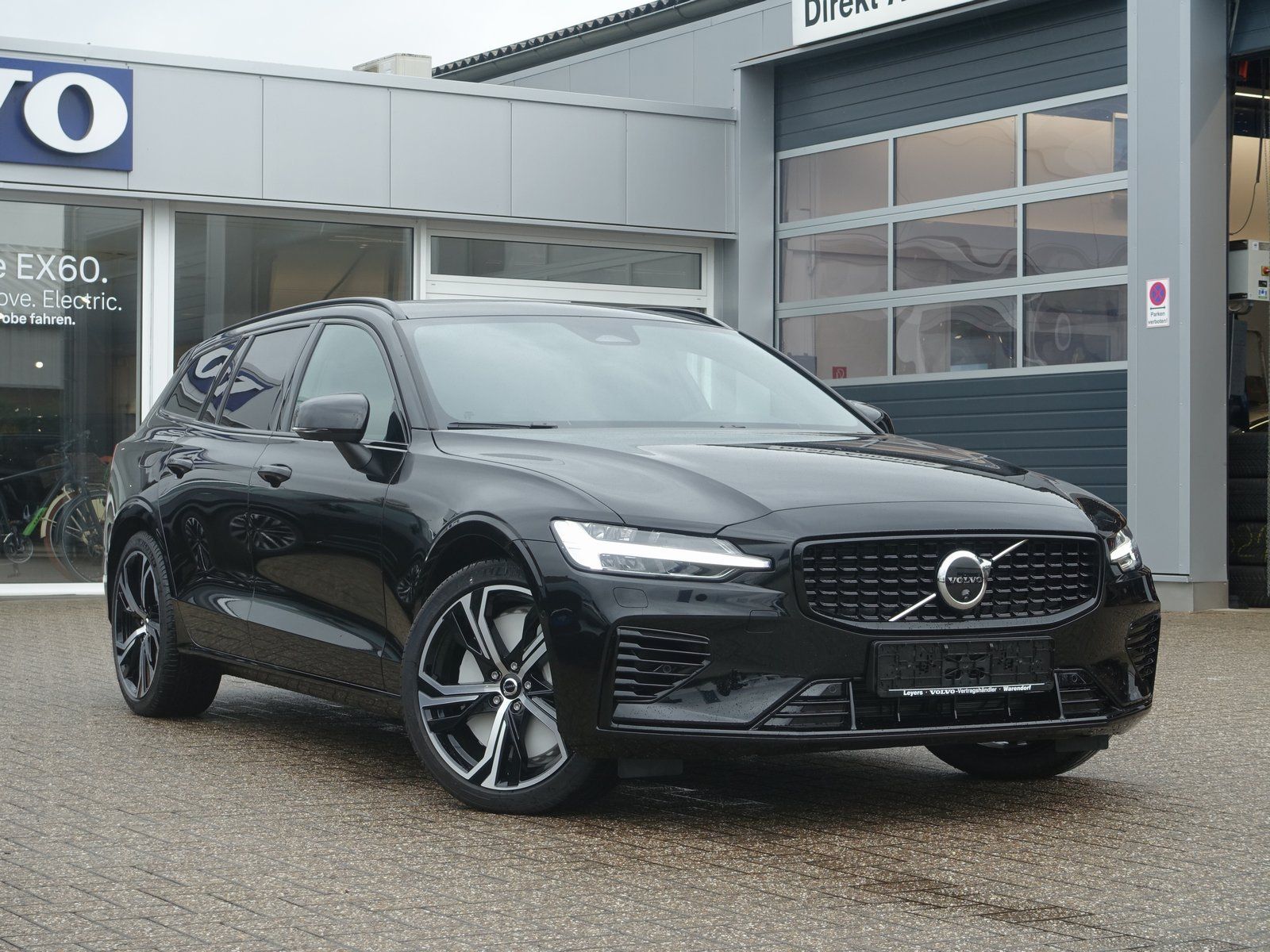 Volvo V60 T6 AWD Ultra B&W/Pano - Leasing ab € 399,- imagem 3