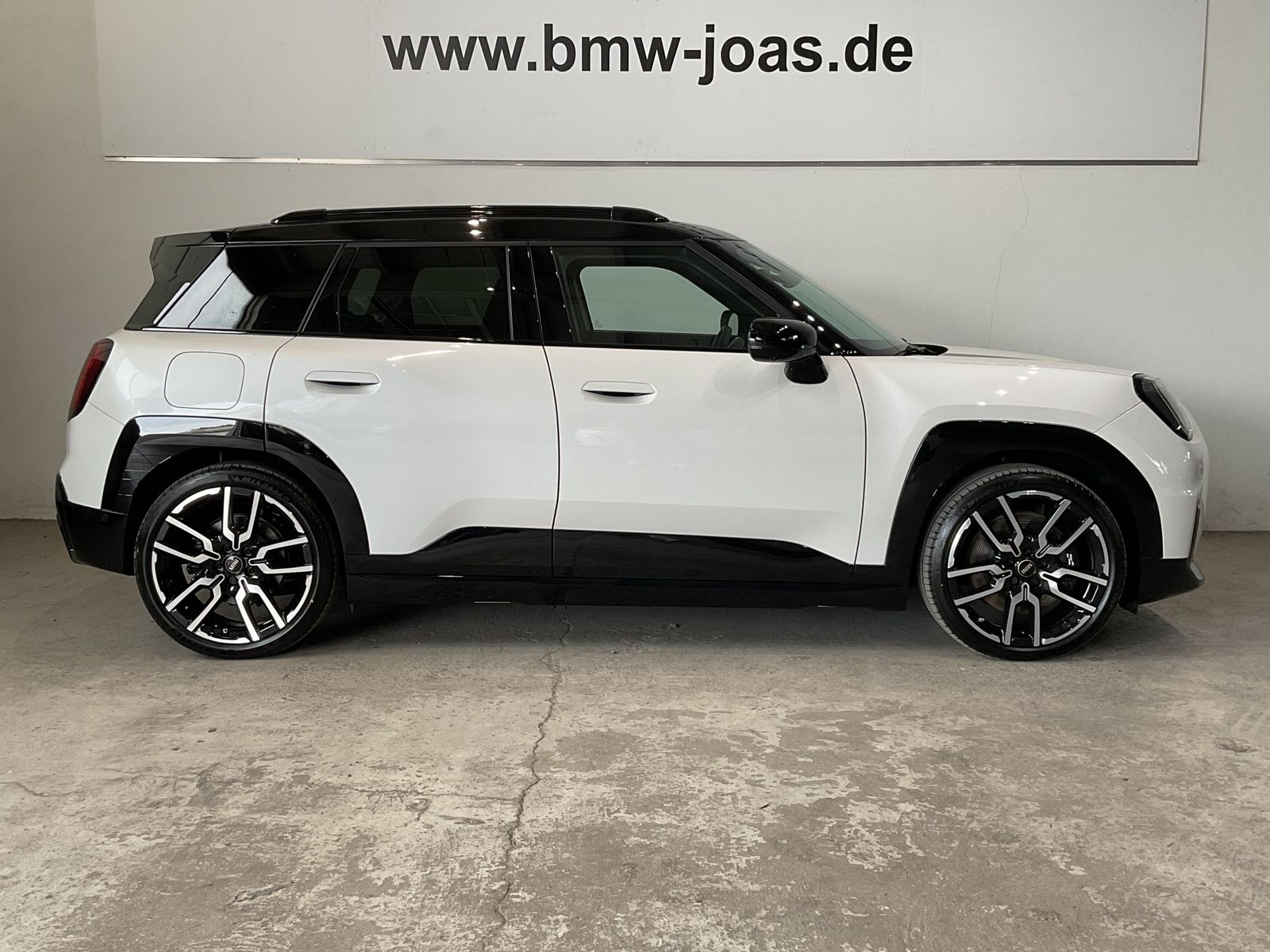 Fahrzeugeinzelansicht 15 Fahrzeugabbildung MINI Aceman SE |JCW Trim |Paket XL