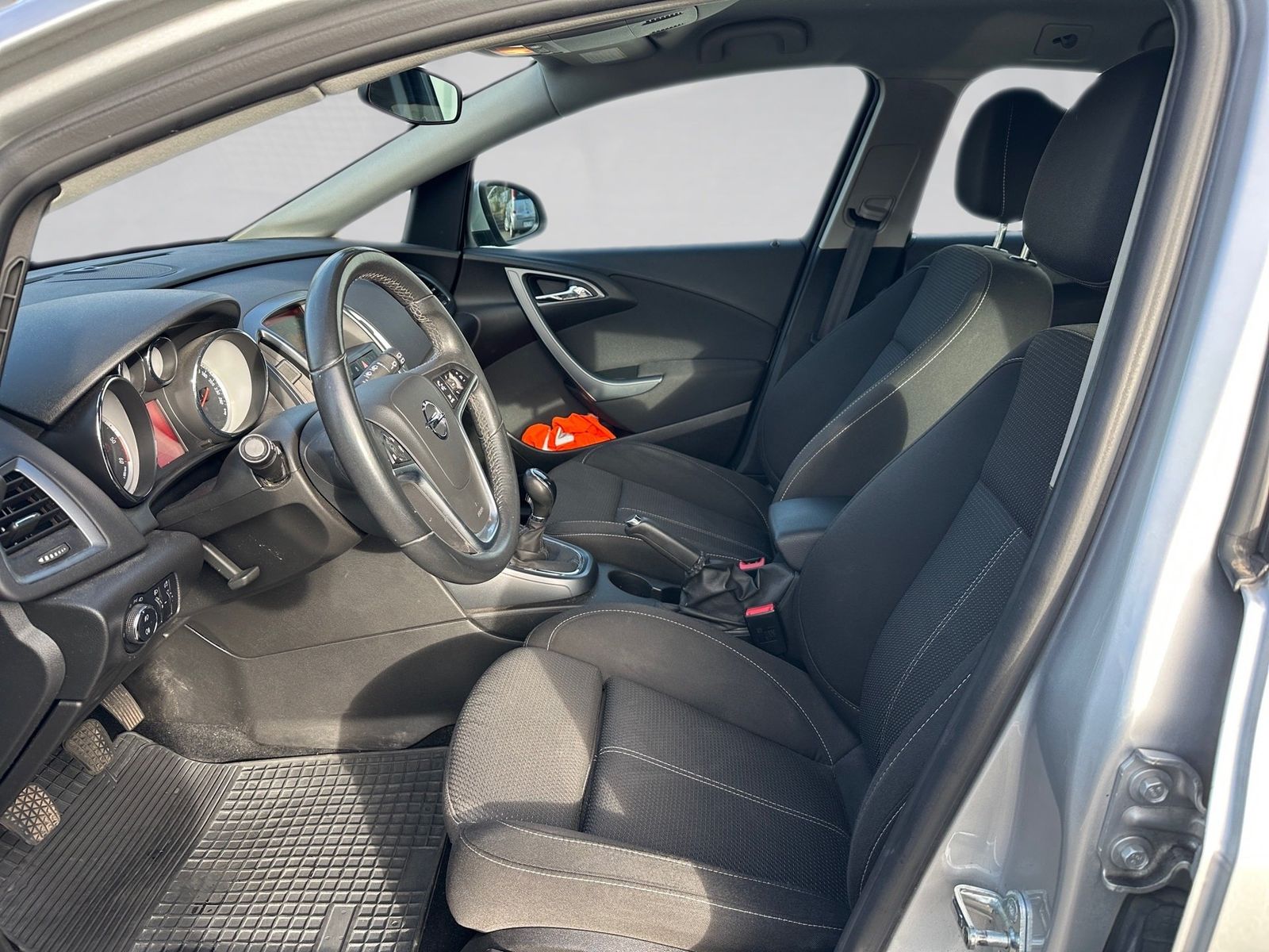 Fahrzeugabbildung Opel Astra J Sports Tourer 1.6 CDTI NUR AN HÄNDLER