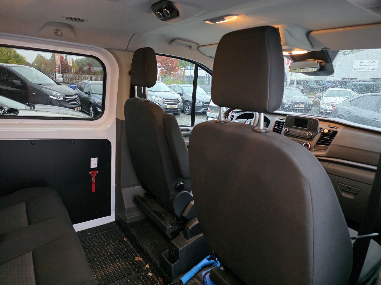 Fahrzeugabbildung Ford Transit/Tourneo CustomKombi 320 L1 Trend