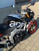 Aprilia Tuono V4 1100 Factory - 2016 Modell top Zustand - APRILIA TUONO V4