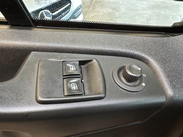 Opel Vivaro B Combi 2,7t *8Sitzer*Navi*AHK*Klima*