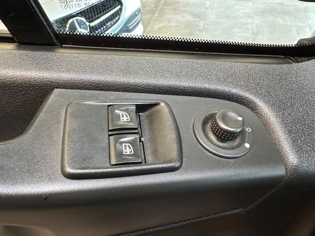 Opel Vivaro B Combi 2,7t *8Sitzer*Navi*AHK*Klima*