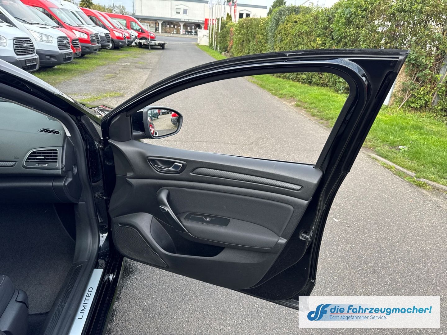 Fahrzeugabbildung Renault Megane IV Grandtour Automatik Limited *EXPORT
