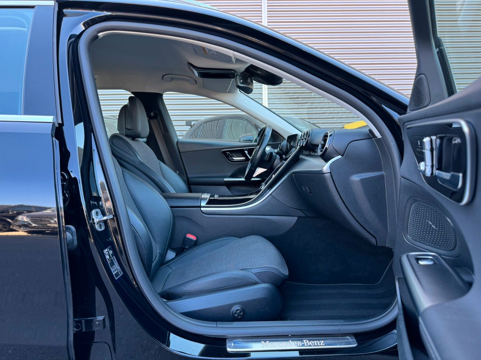 Fahrzeugabbildung Mercedes-Benz C 200d T Avantgarde+AHK+Memory+AmbiPrem+RFK+TotW