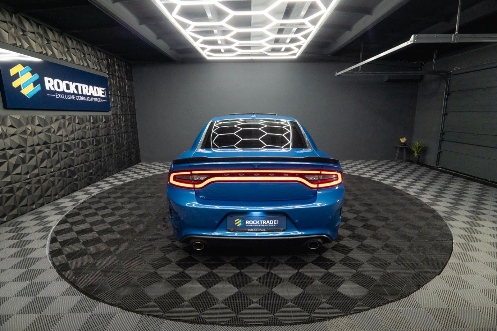 Fahrzeugabbildung Dodge Charger 5.7 V8 HEMI R/T Night-Paket Performance