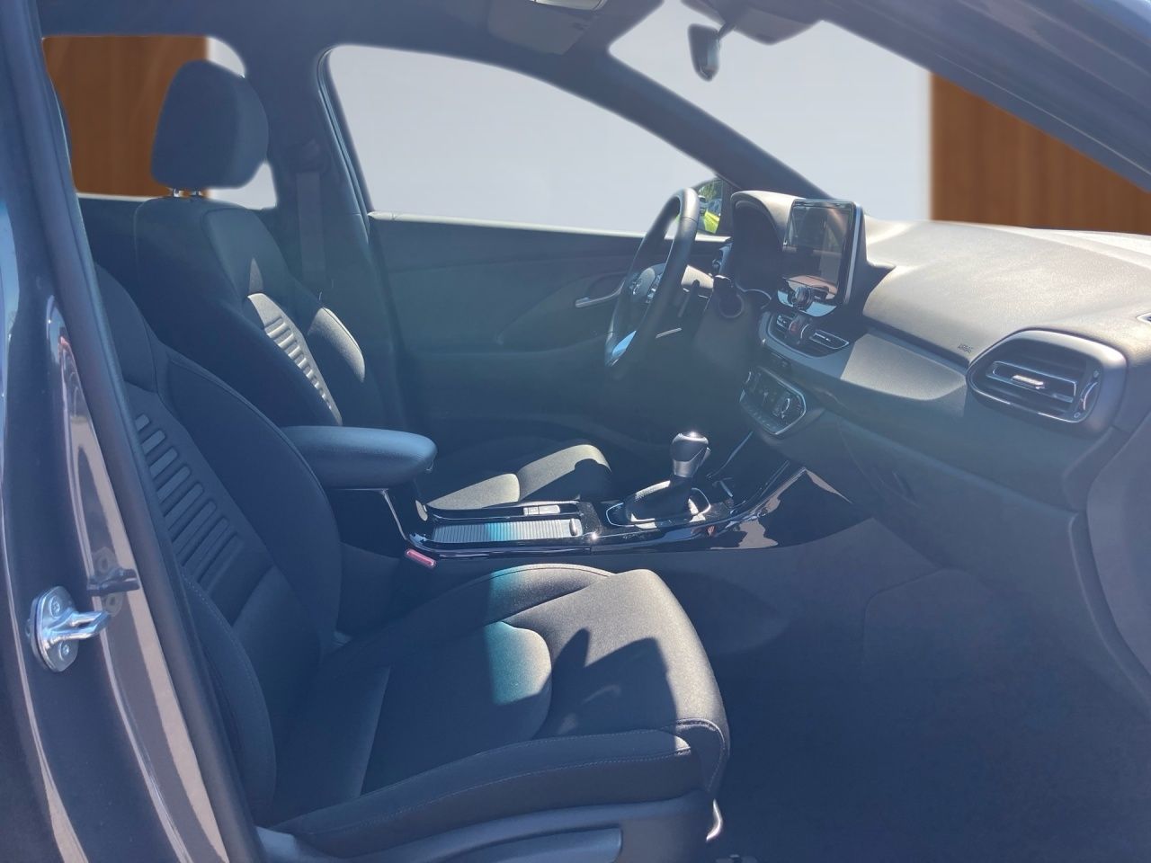 Fahrzeugabbildung Hyundai i30 DCT ADVANTAGE NAVI*LED*2Z-KLI*CARPL*SHZ*LHZ*