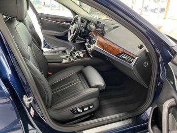 Fahrzeugabbildung BMW 540d xD Sport Line Kamera Memory H/K NaviPro DAB