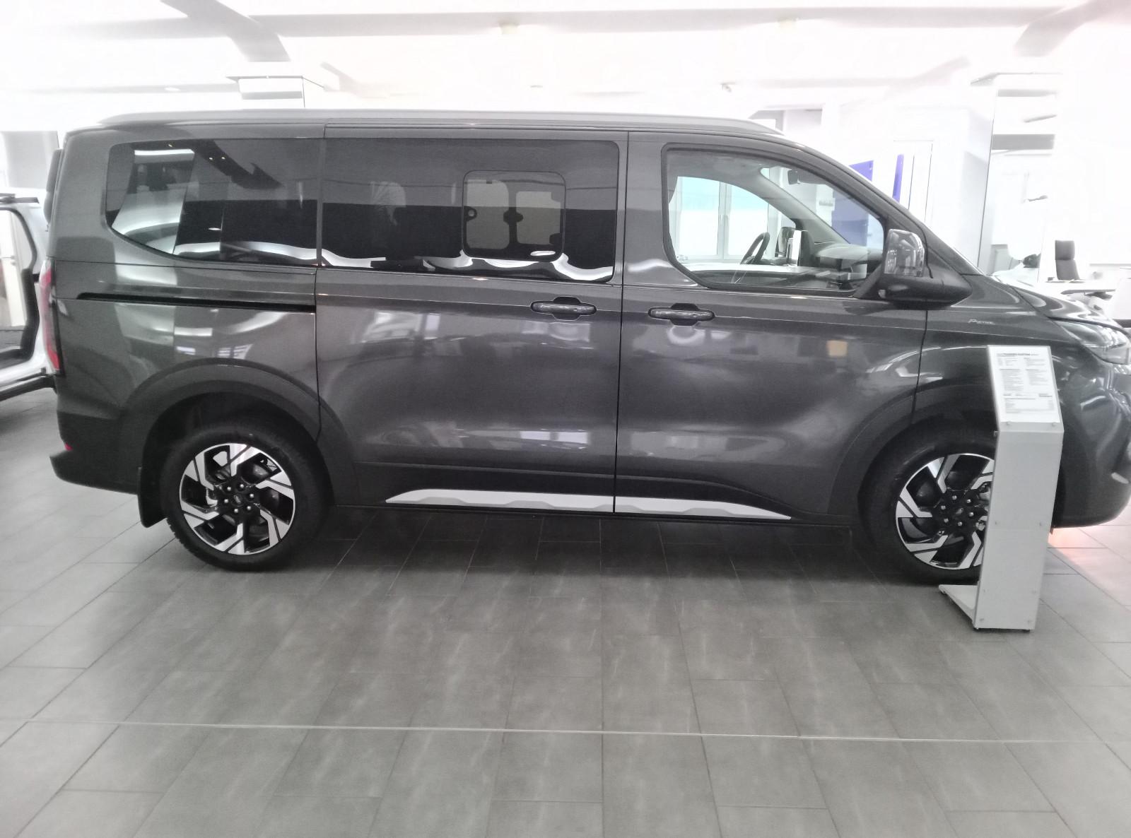 Ford Tourneo Custom Active 320L1 125kW Aut. Allrad