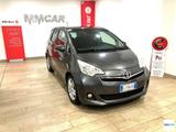 Toyota TOYOTA - Verso - 1.4D MT Active - graue Toyota Verso-S
