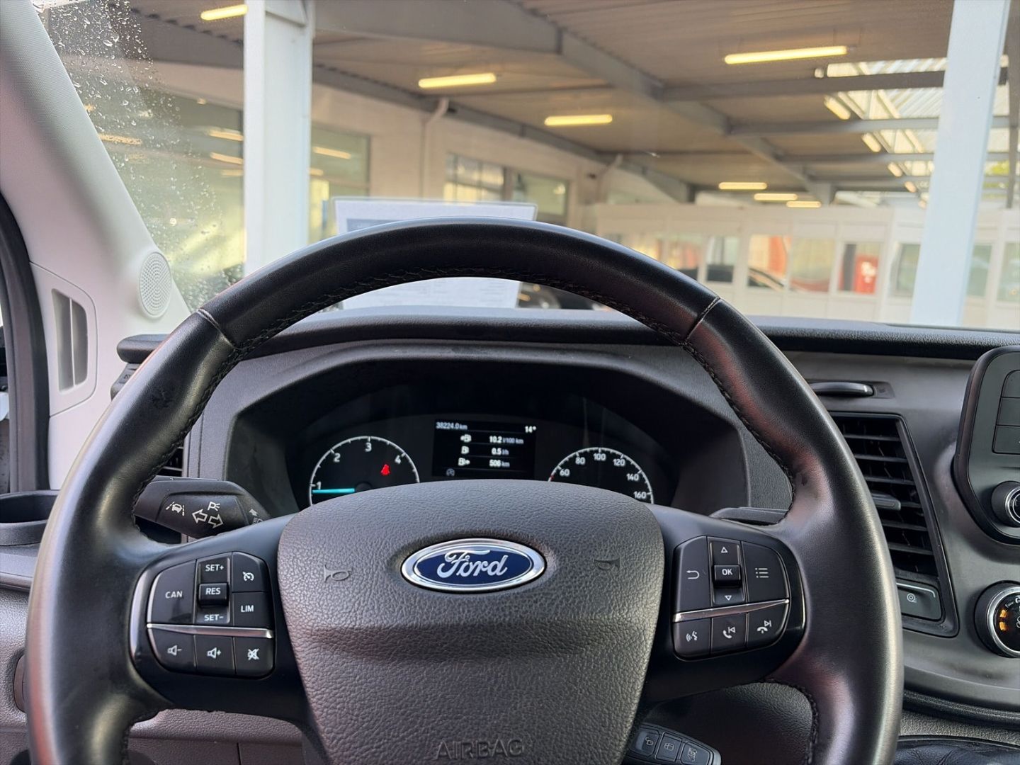 Fahrzeugabbildung Ford Transit Pritsche 350 L3 DoKa Trend StandHZG AHK