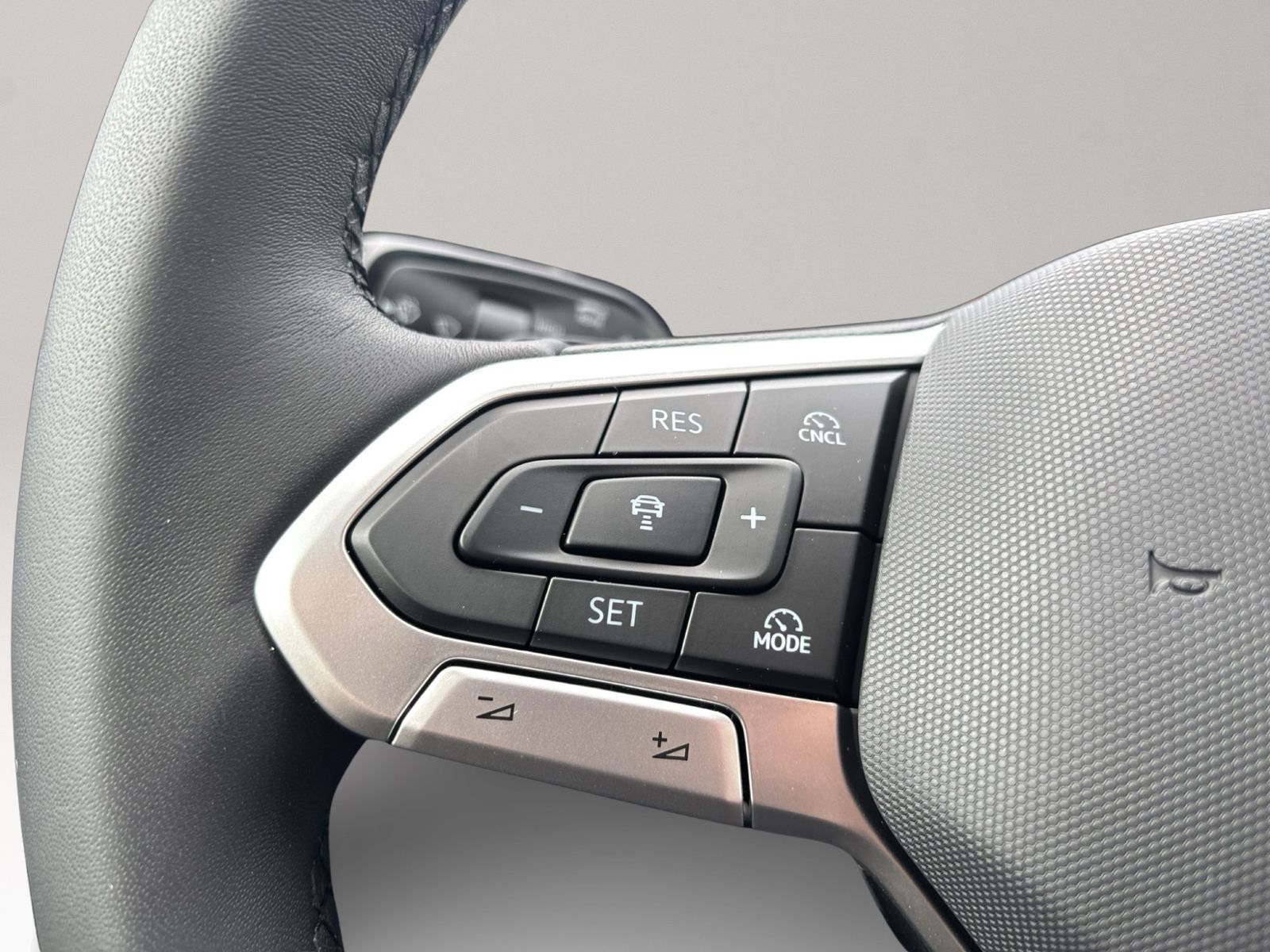T-Roc Life 1.5 eTSI, Energy, Navi, ACC, RearView