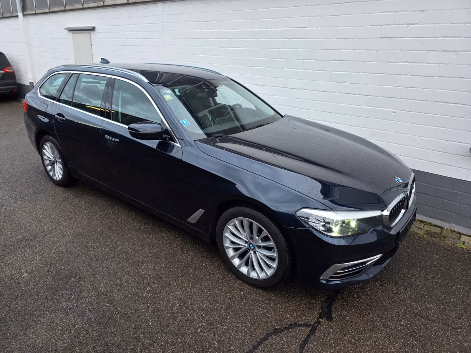 BMW 530i xDrive Touring Luxury Line