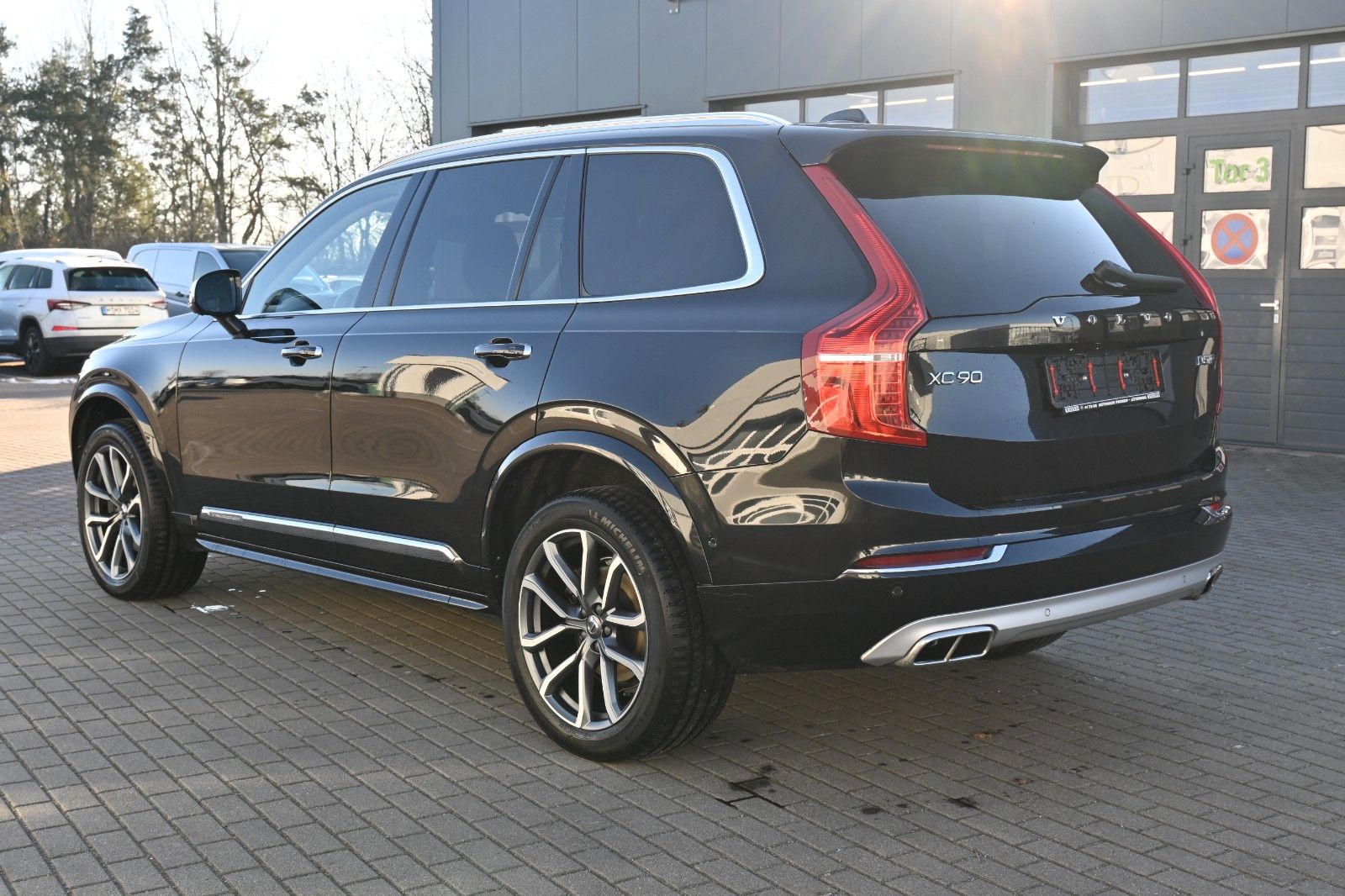 Fahrzeugabbildung Volvo XC90 D5 AWD Autom. Inscription*LUFT*360°*AHK*7-S
