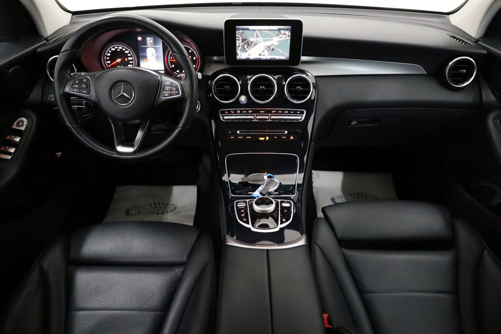Fahrzeugabbildung Mercedes-Benz GLC 220d 4M Exclusiv Leder,Navi,LED,SH,PDC,SR+WR