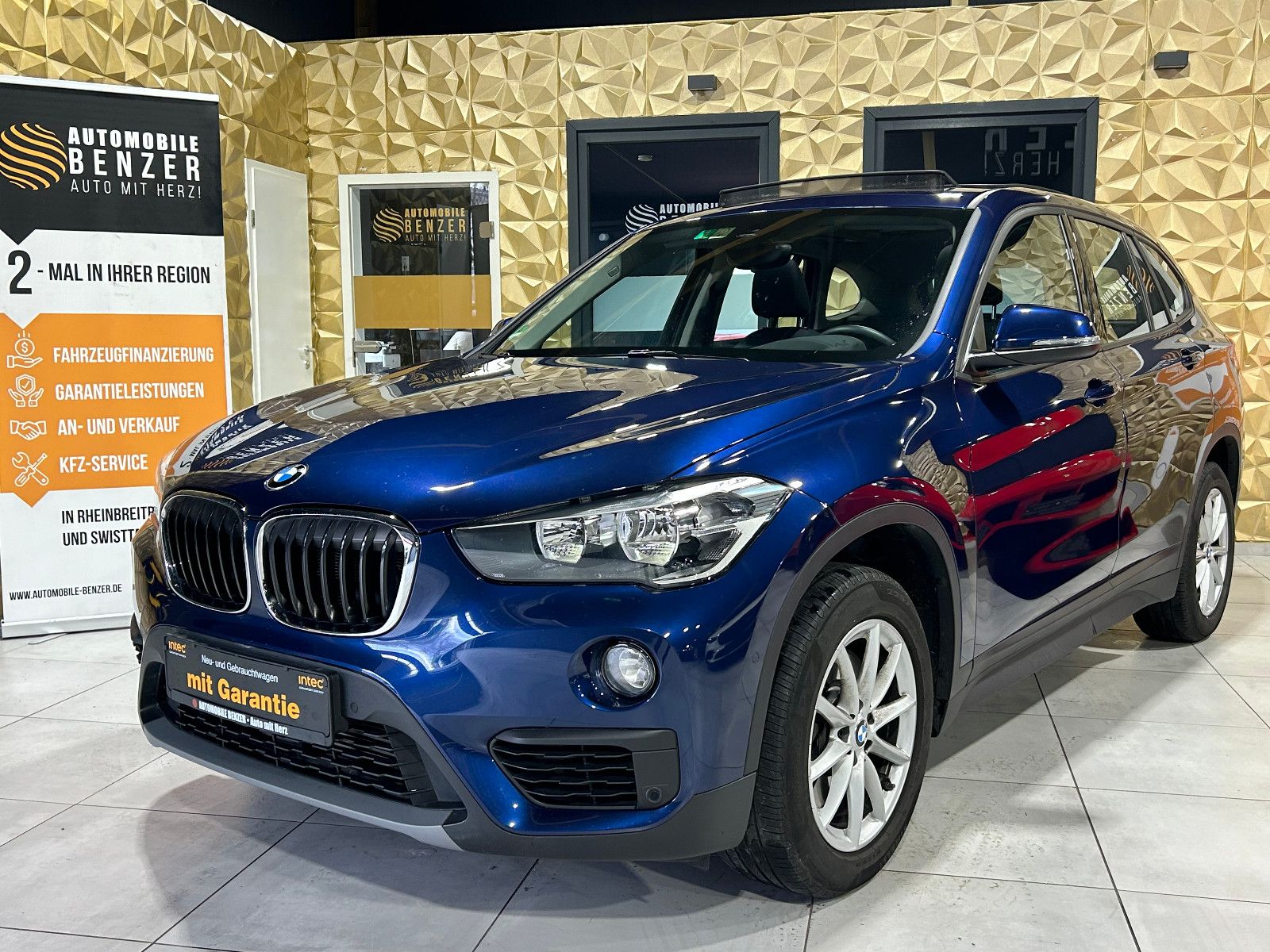 Fahrzeugabbildung BMW X1 xDrive 20 i Advantage/HEAD-UP/PANO/KAMERA/8-F