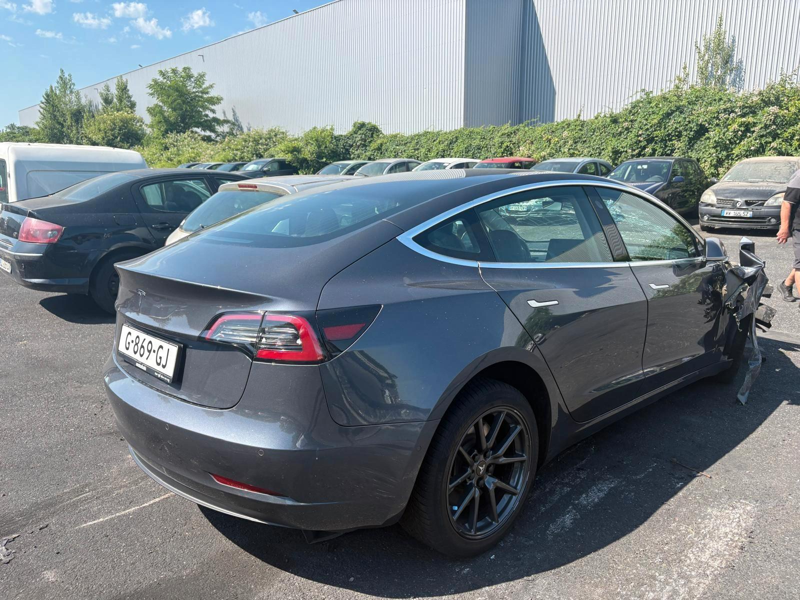 Tesla Model 3 STANDAR RANGE