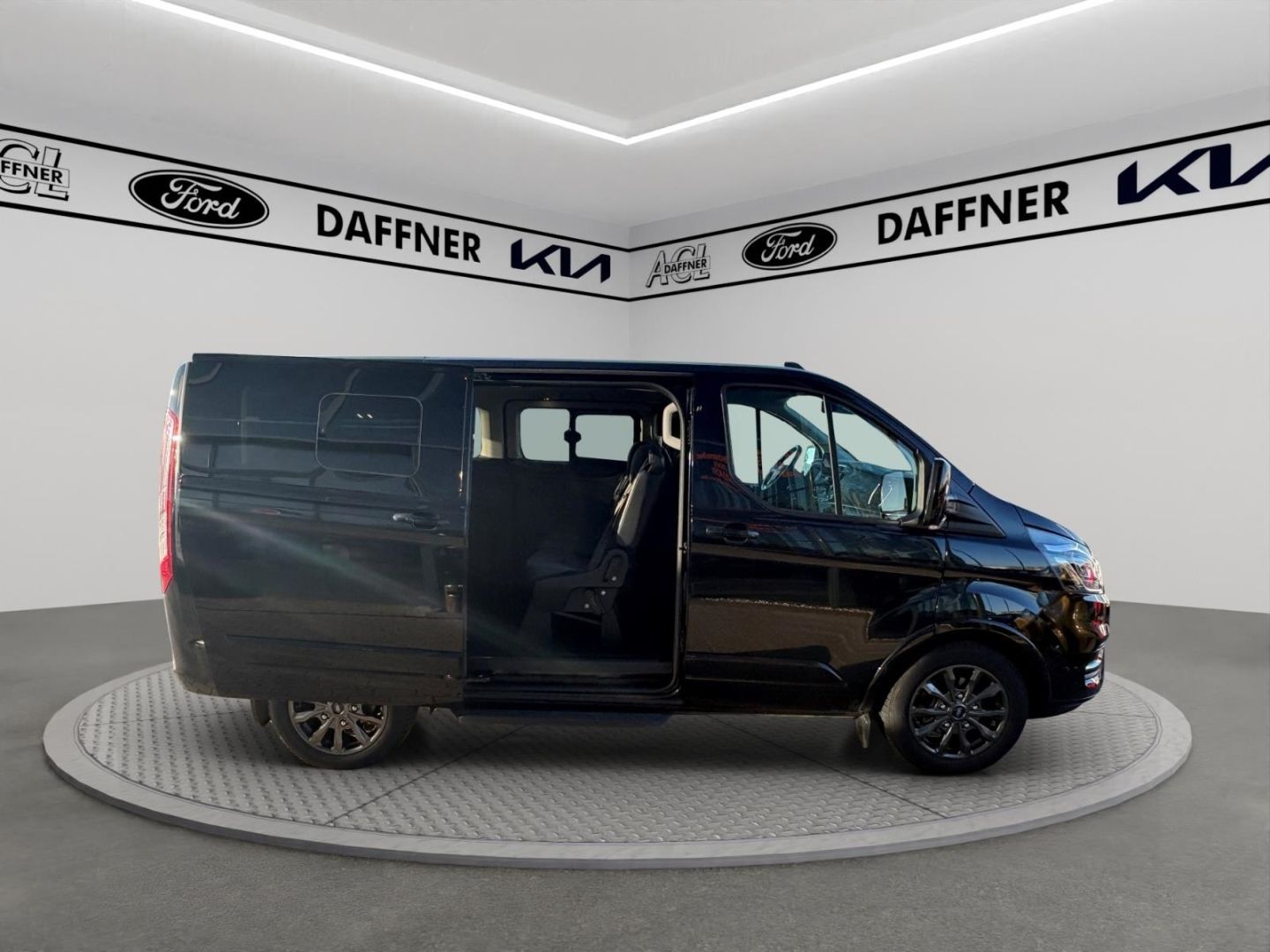 Fahrzeugabbildung Ford Tourneo Custom Kombi 320 L1 Titanium X Kamera AH