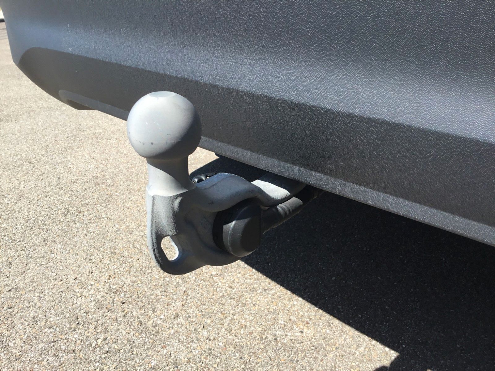 Fahrzeugabbildung Volkswagen Tiguan 1.5 eTSI DSG Life+AHK+LED+17"+Navi+Kamera