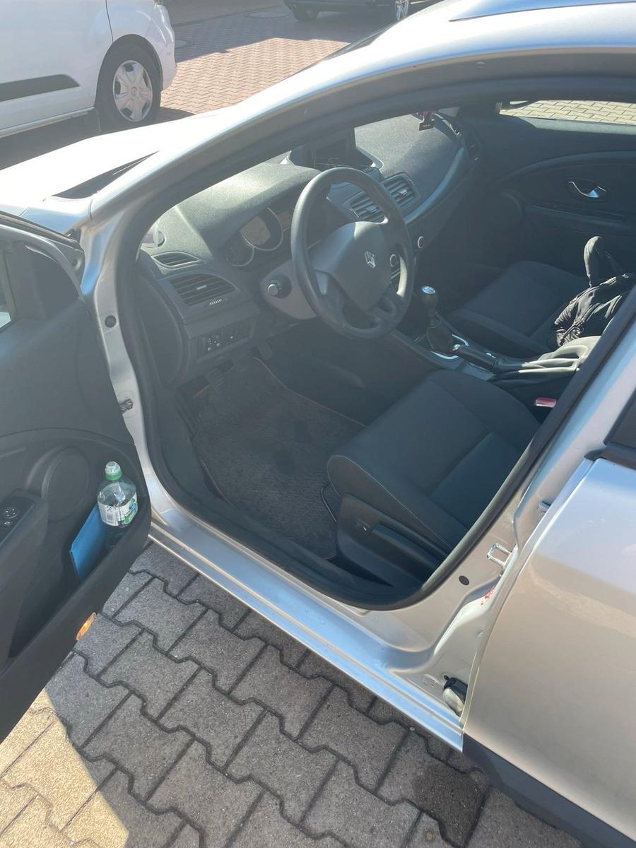 Renault Megane 2011 — photo 6