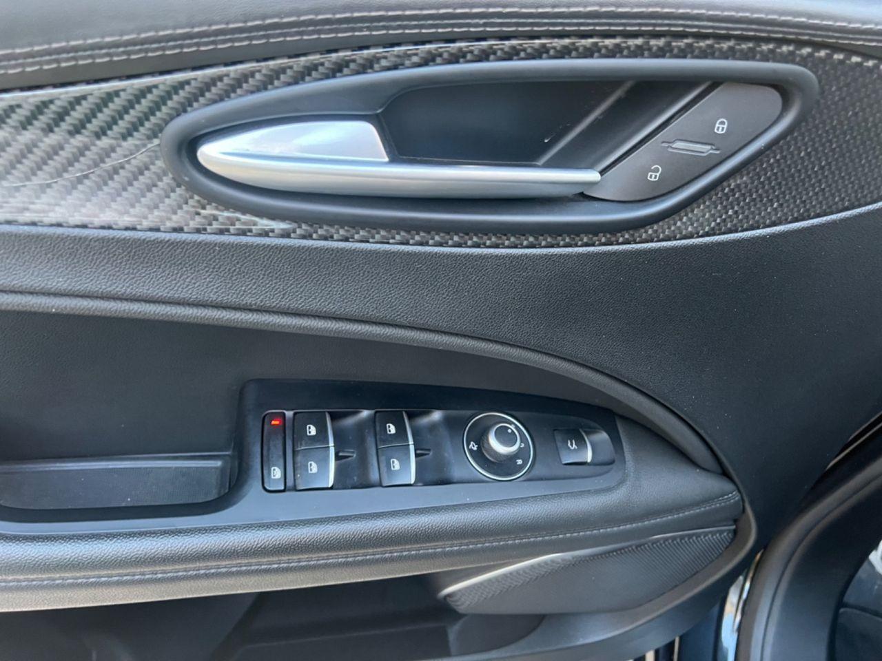 Alfa Romeo Stelvio 2.9 Bi-Turbo V6 510ch - 1 ère main - TVA Récupérable - Pack Carbone - Navi