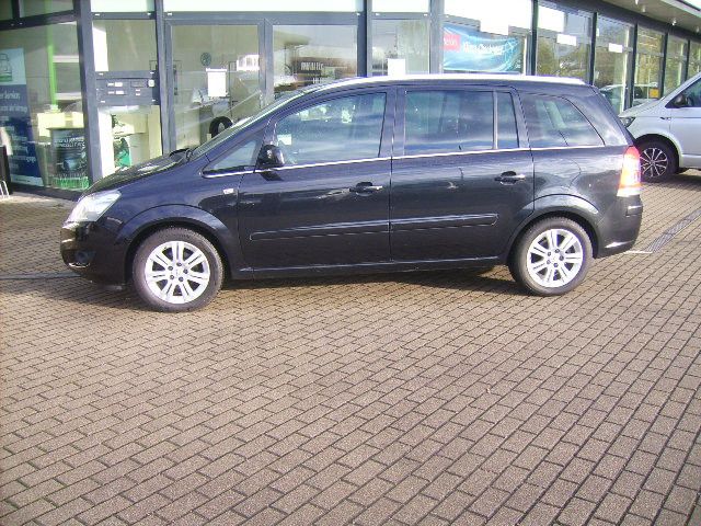 Opel Zafira B Family Plus