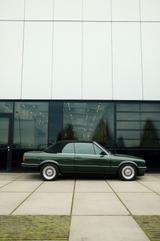 BMW 320i Cabriolet 1.Serie, Erstlack, malachitgrün! - BMW Oldtimer mit Benzin-Antrieb: Cabrio