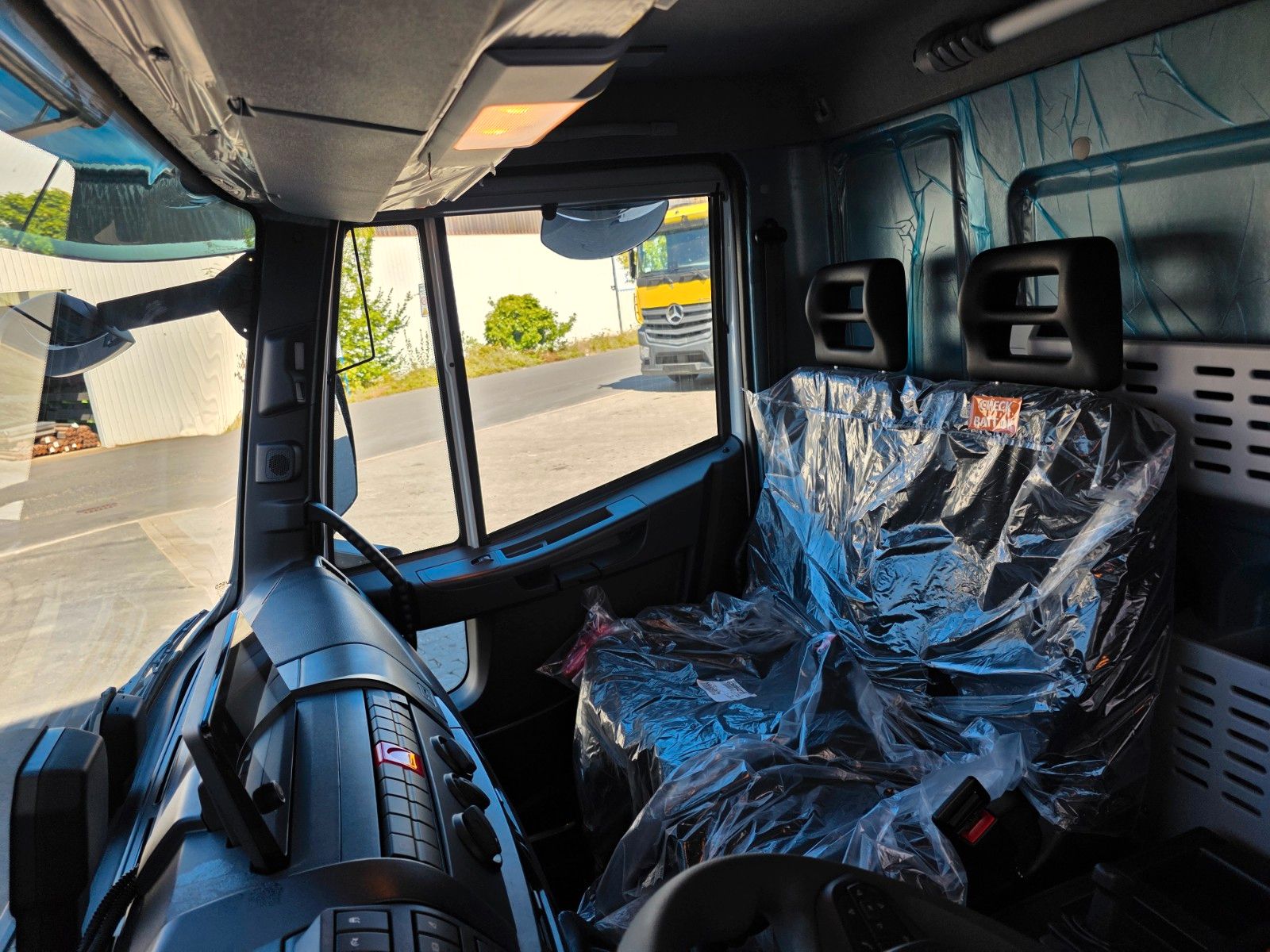 Fahrzeugabbildung Iveco Eurocargo ML75E19/P LBW Spoiler Klima 3 Sitze