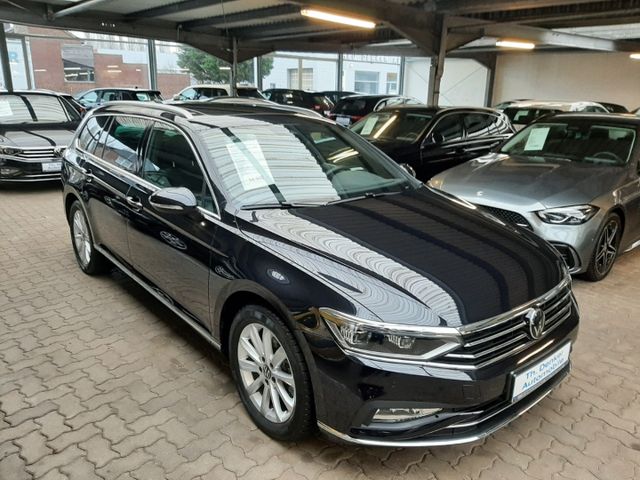 Volkswagen Passat Variant Elegance TDI DSG Pano AHK Kamera