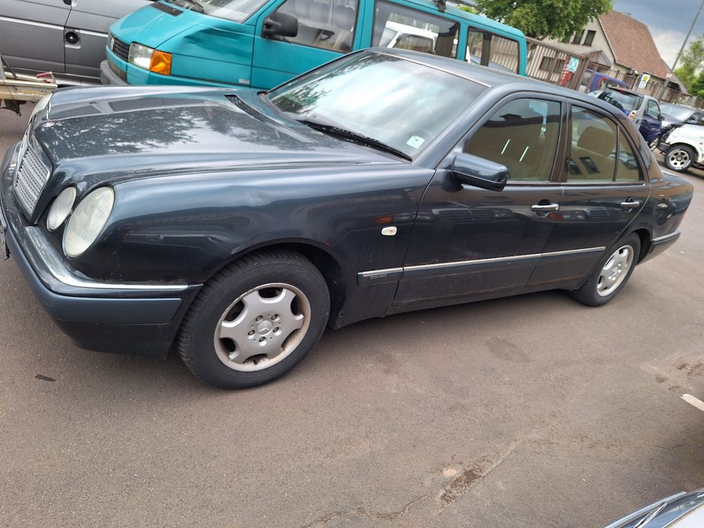 Angebot ansehen Mercedes-Benz E 200