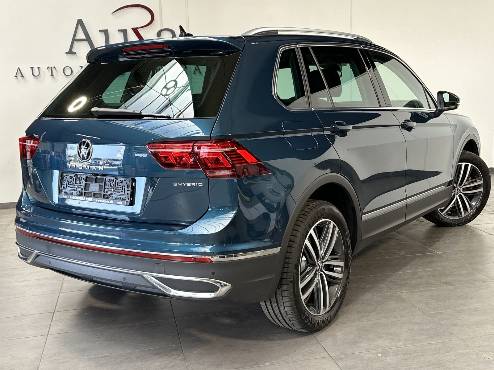 Fahrzeugabbildung Volkswagen Tiguan Elegance eHybrid NAV+LED+AHK+PANO+360°+VC