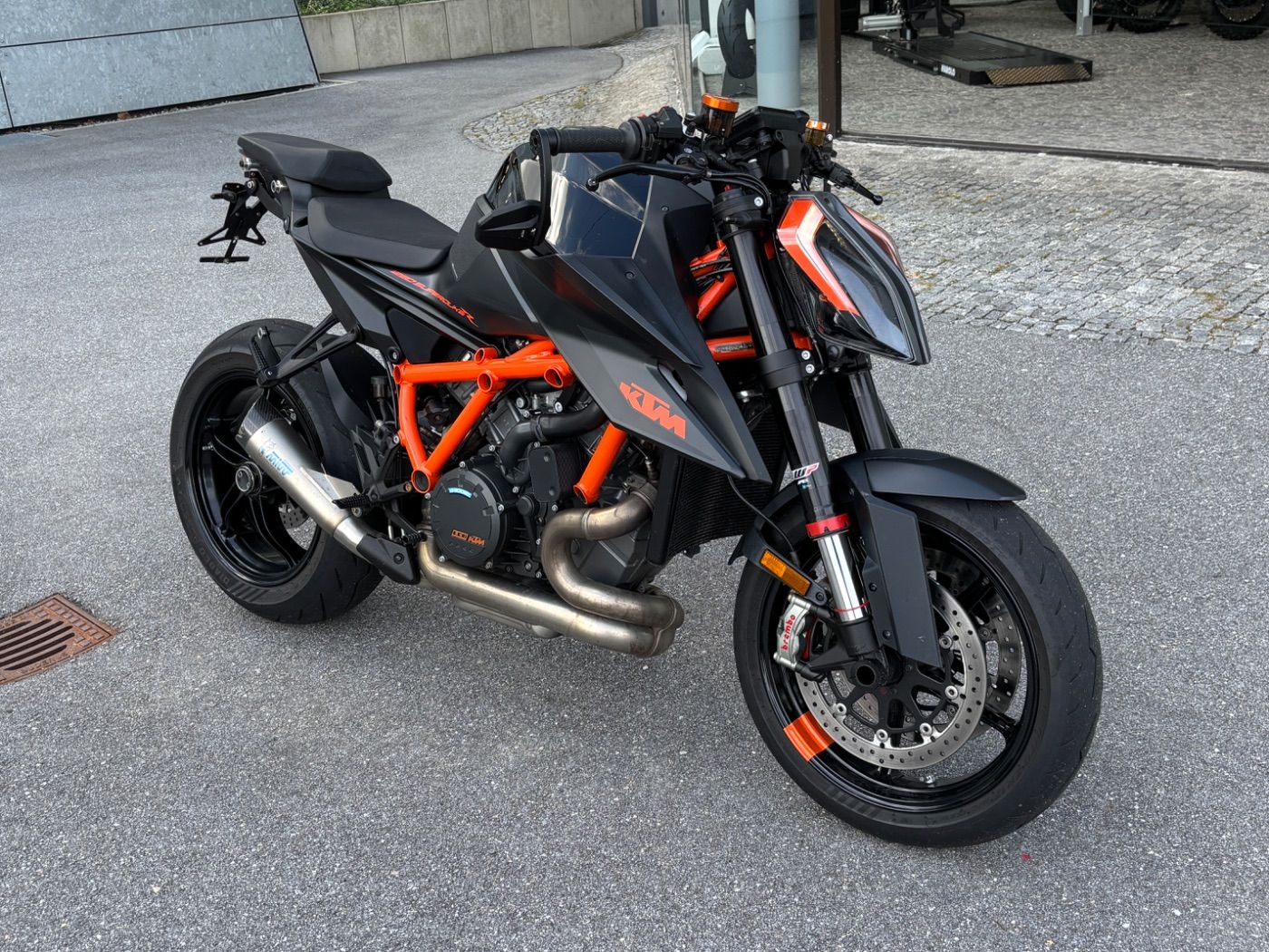 Fahrzeugabbildung KTM 1290 Super Duke R Tech Pack, Mivv ESD, Koffer