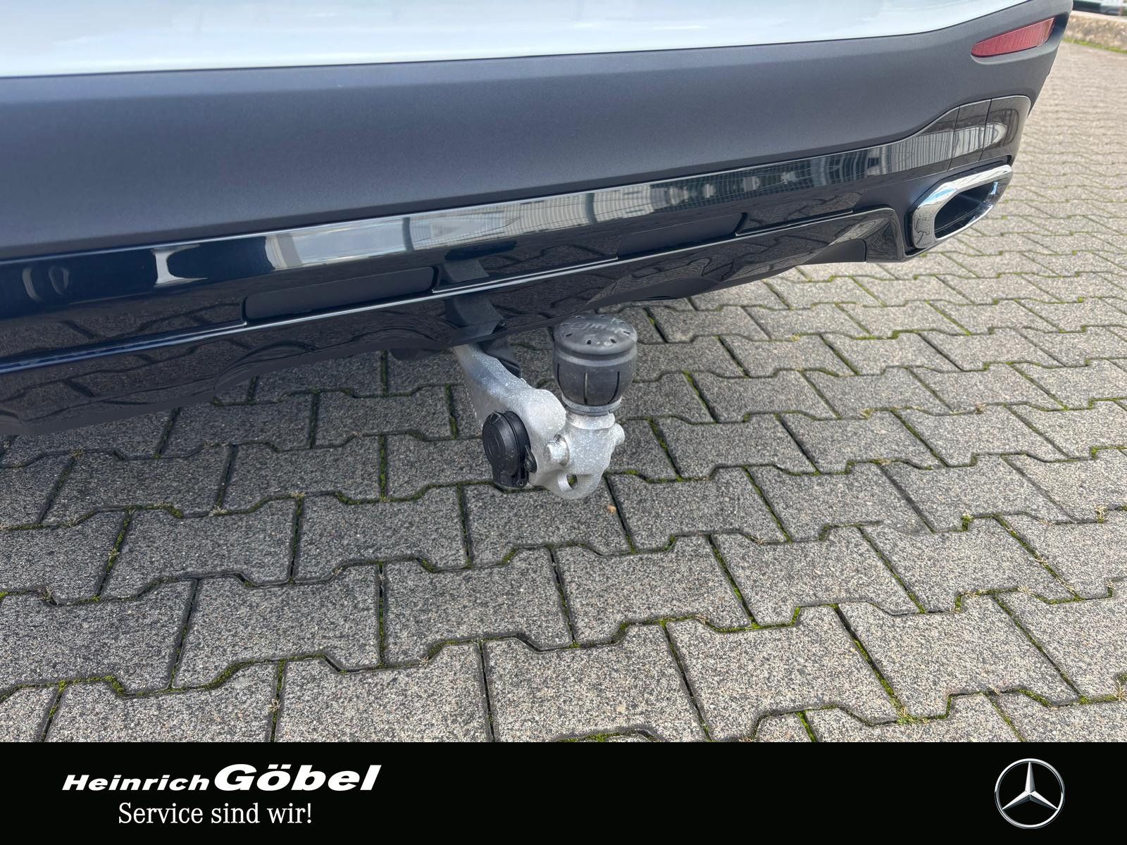 Fahrzeugabbildung Mercedes-Benz GLC 200 4M AMG*AHK*WINTER-PAKET*AMBIENTEBEL*