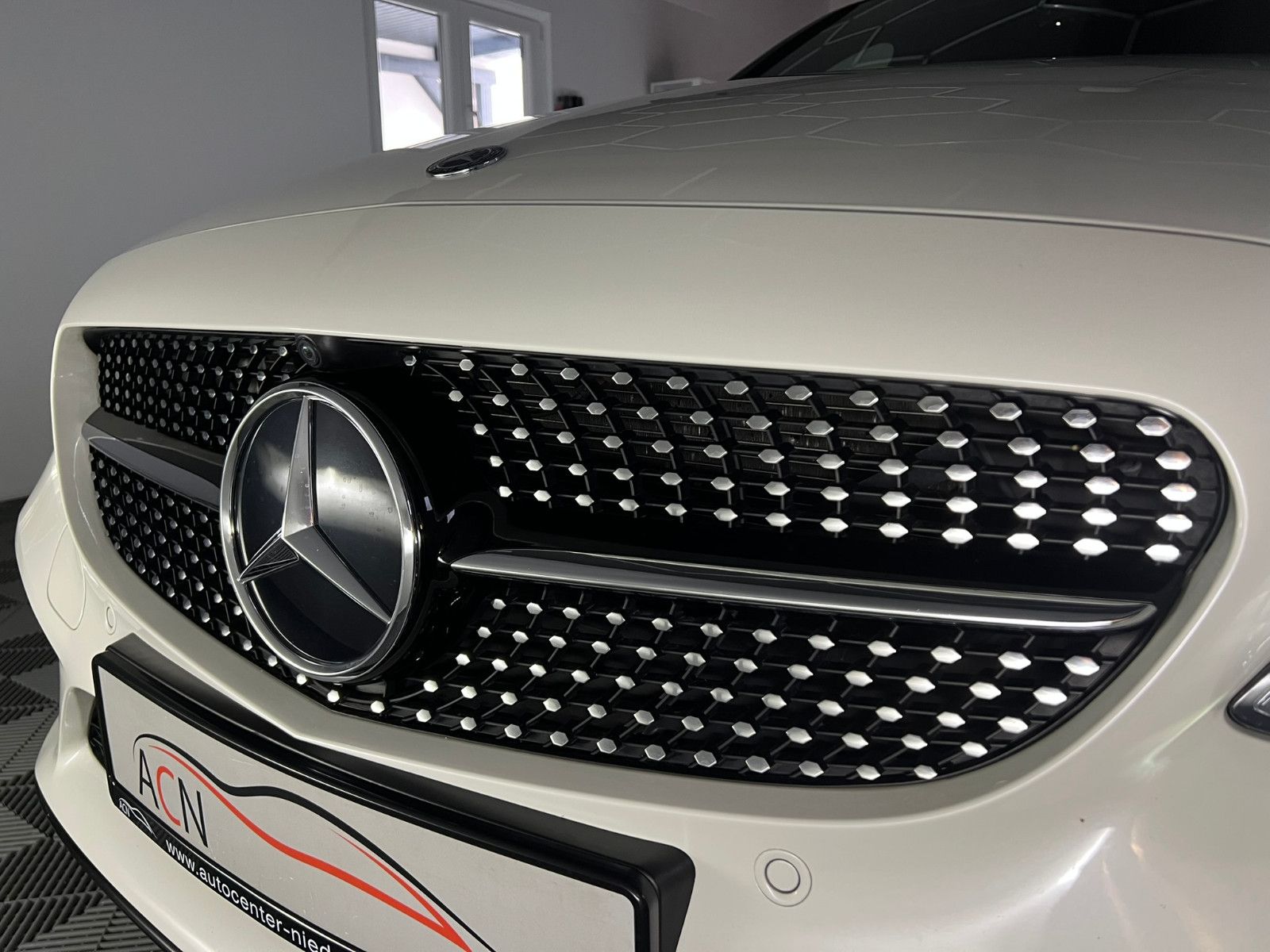 Fahrzeugabbildung Mercedes-Benz C 300 Lim. AMG-LINE/360*/BURMESTER/WIDESCREEN