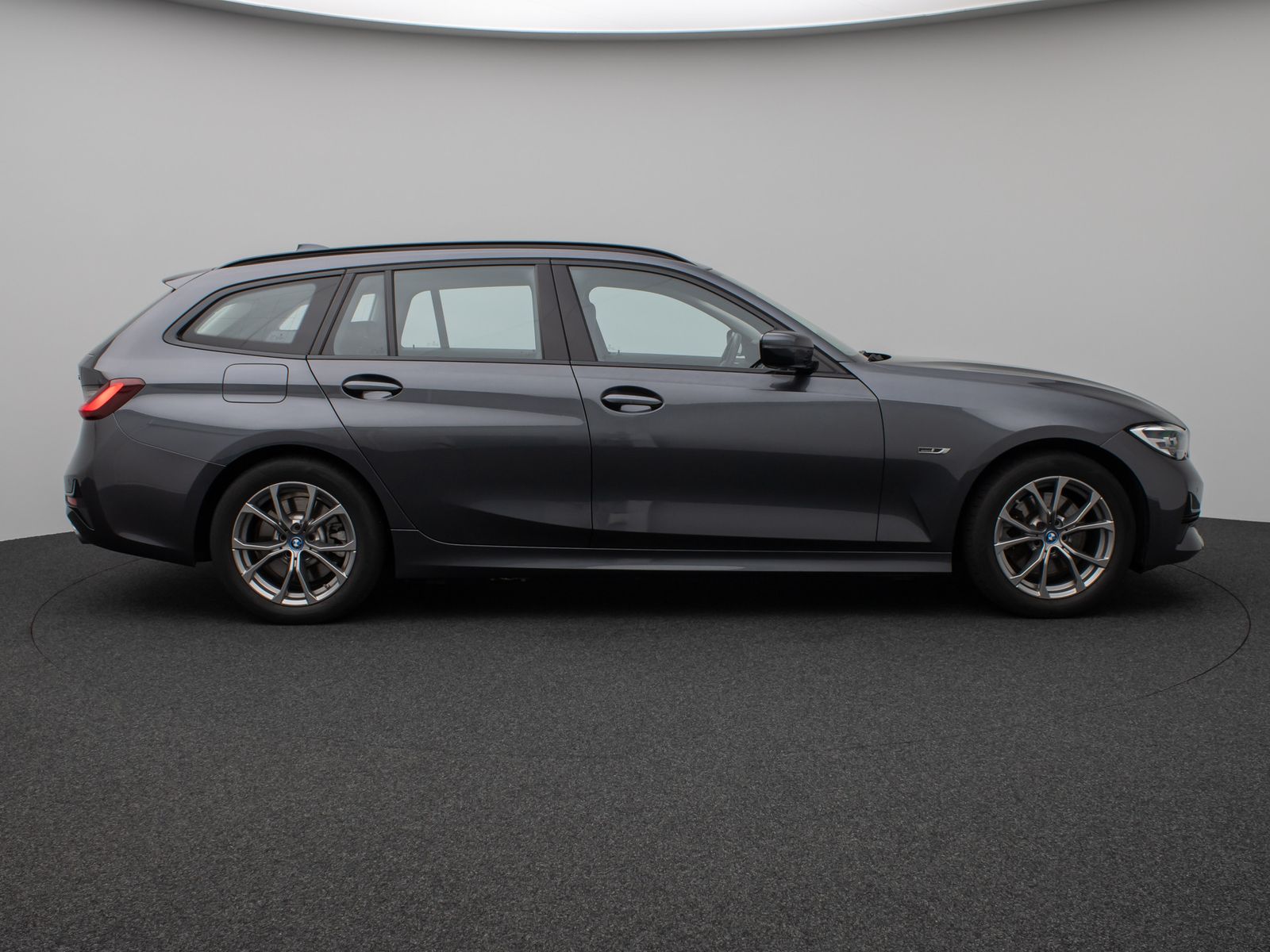 Fahrzeugabbildung BMW 320e Sport Line Panorama DAB CockPitPr PDC Alarm