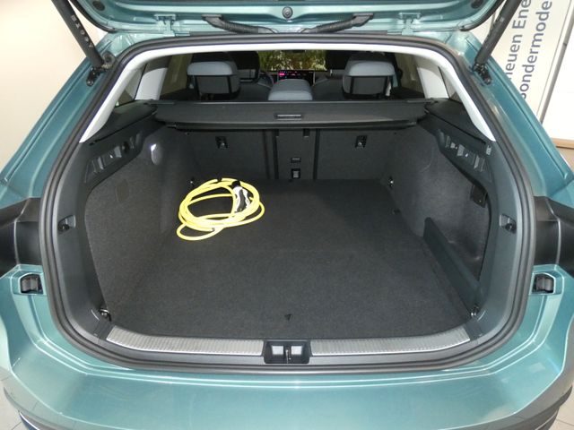 Passat Variant 1.5 TSI eHybrid Business AHK