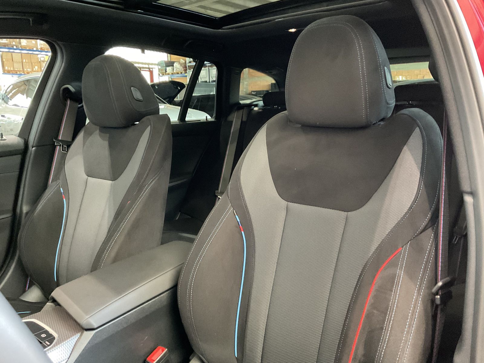 Fahrzeugabbildung BMW 330e xDrive Lenkradhzg. | M Sportpaket pro | Pan