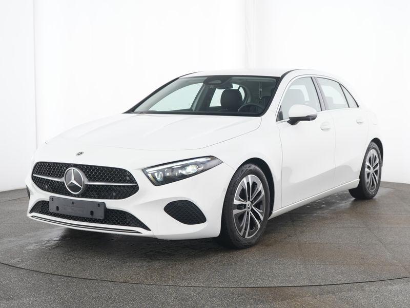 Mercedes-Benz A 220 4M ALLRAD+AHK+DISTRONIC+MULTIB+LHZG+360°++