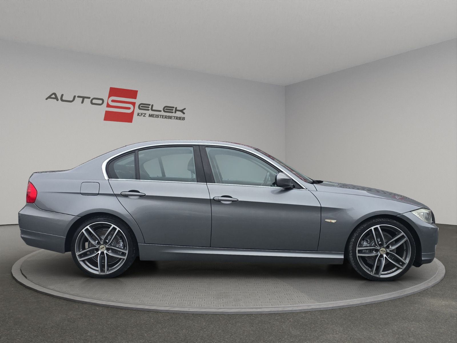 Fahrzeugabbildung BMW 325 DIESEL + NAVIGATION + TEMPOMAT + SITZHEIZUNG