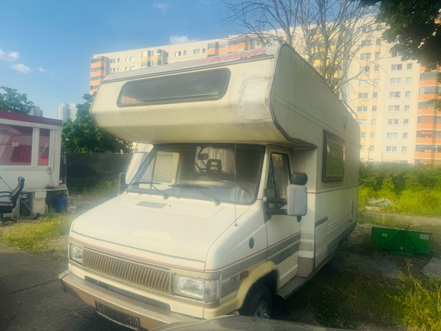 Fiat Wohnmobil mit Küche , WC, Bett, Tisch, Couch