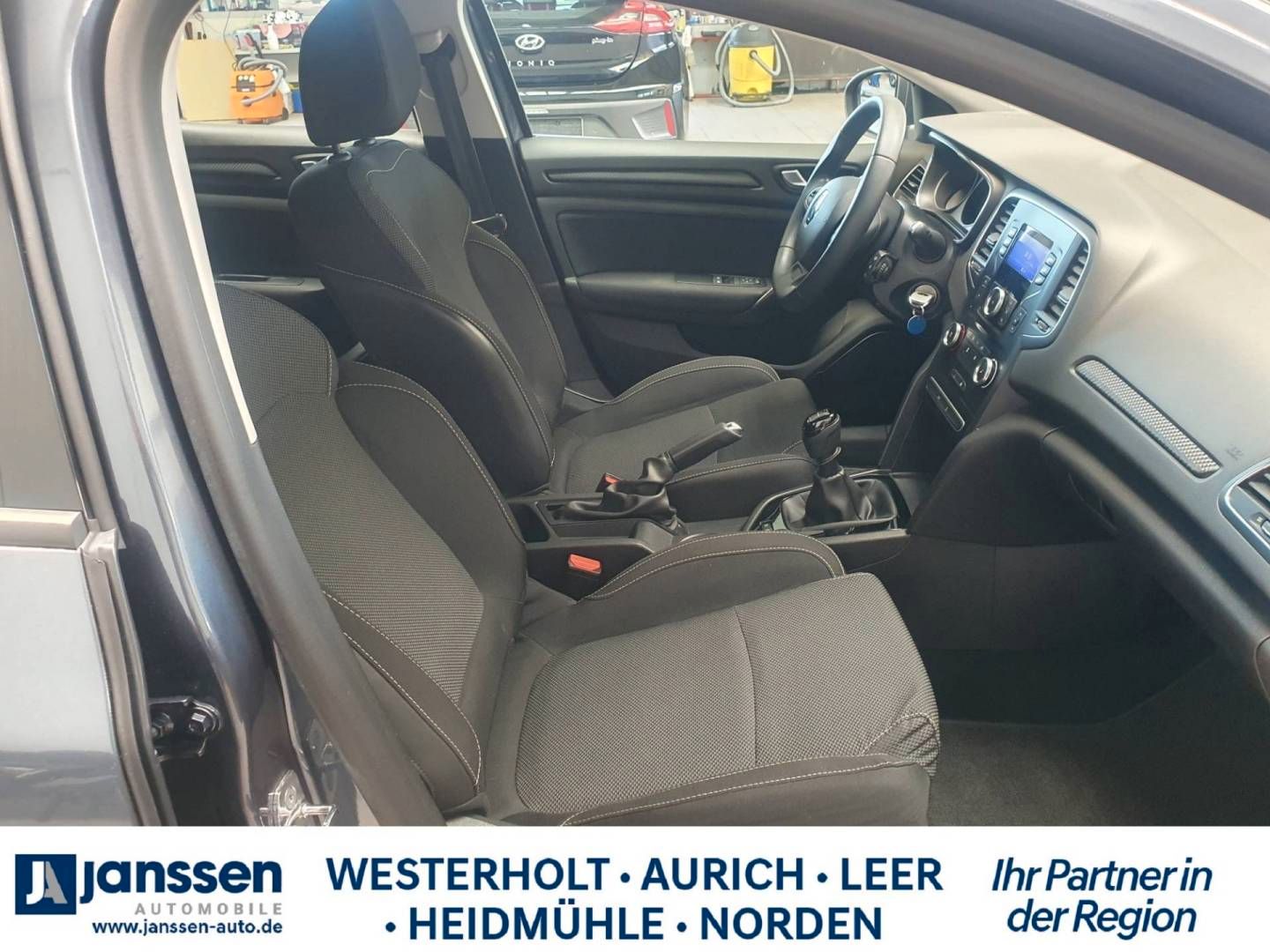 Fahrzeugabbildung Renault MEGANE  Life TCe 115 GPF