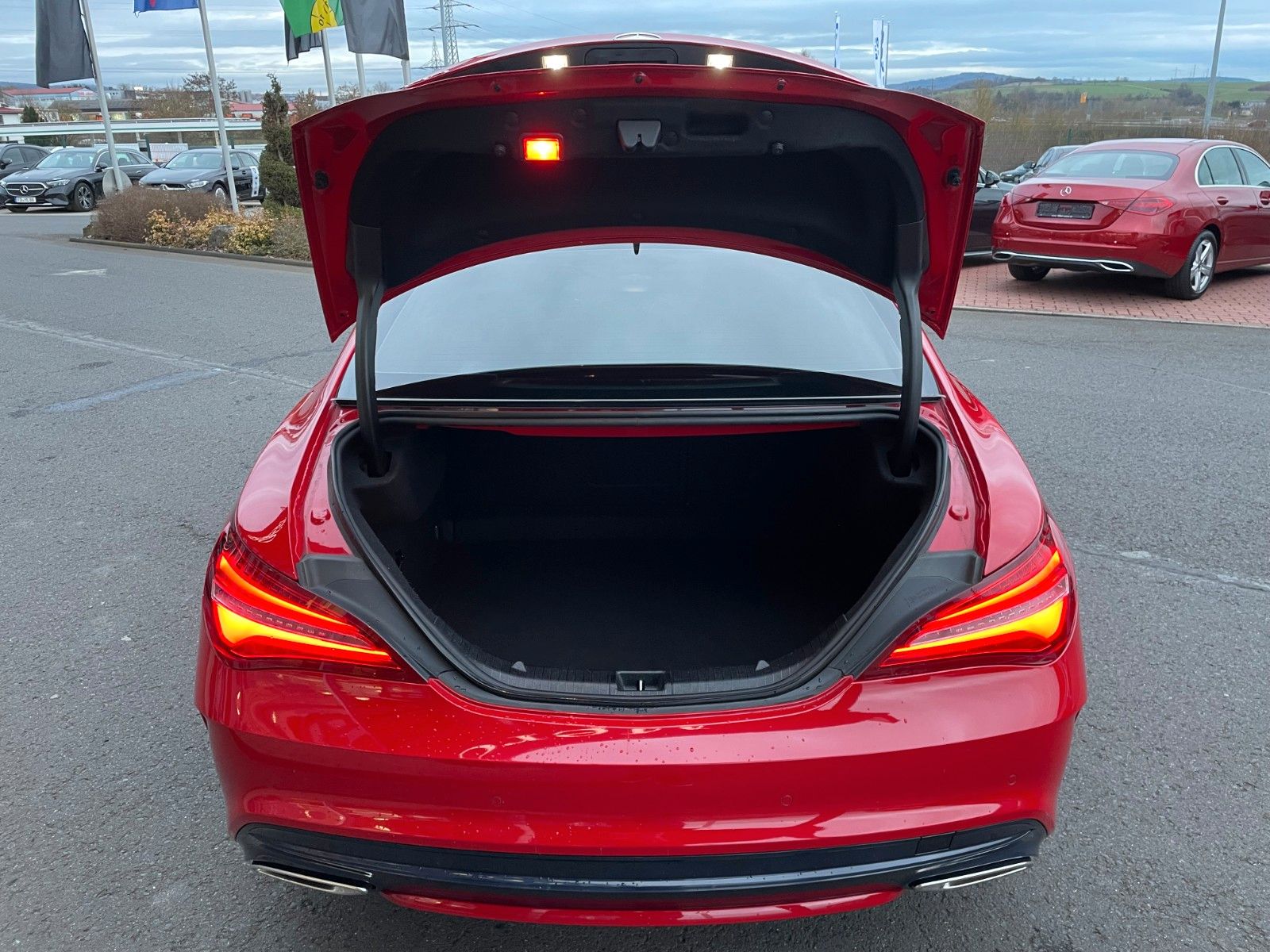 Fahrzeugabbildung Mercedes-Benz CLA 200 AMG Navi+SHZ+Klima+PDC+LED