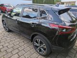 Nissan Qashqai 1.3 DIG-T N-CONNECTA N-CONNECTA - Nissan Qashqai: Limousine