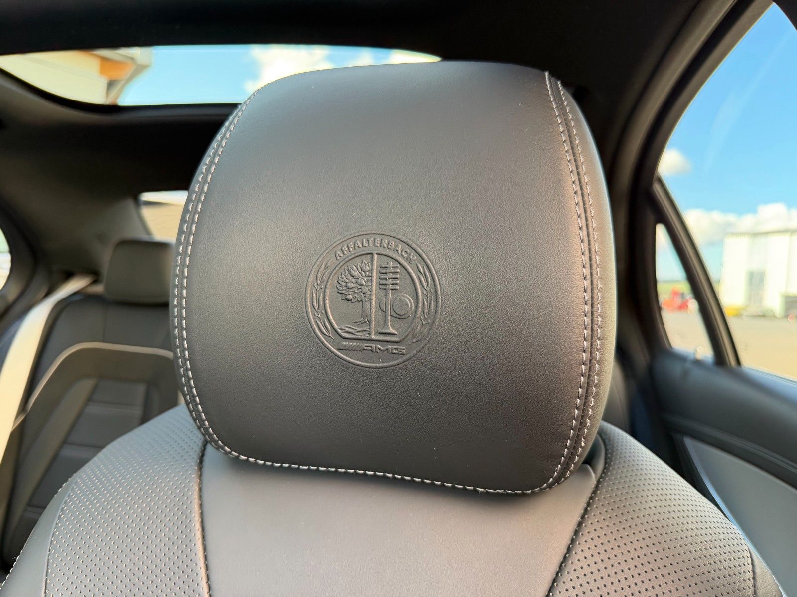 Fahrzeugabbildung Mercedes-Benz E 63 AMG S+DISTR+360°+AIRMAT+DRIVERS+NIGHT+PANO+